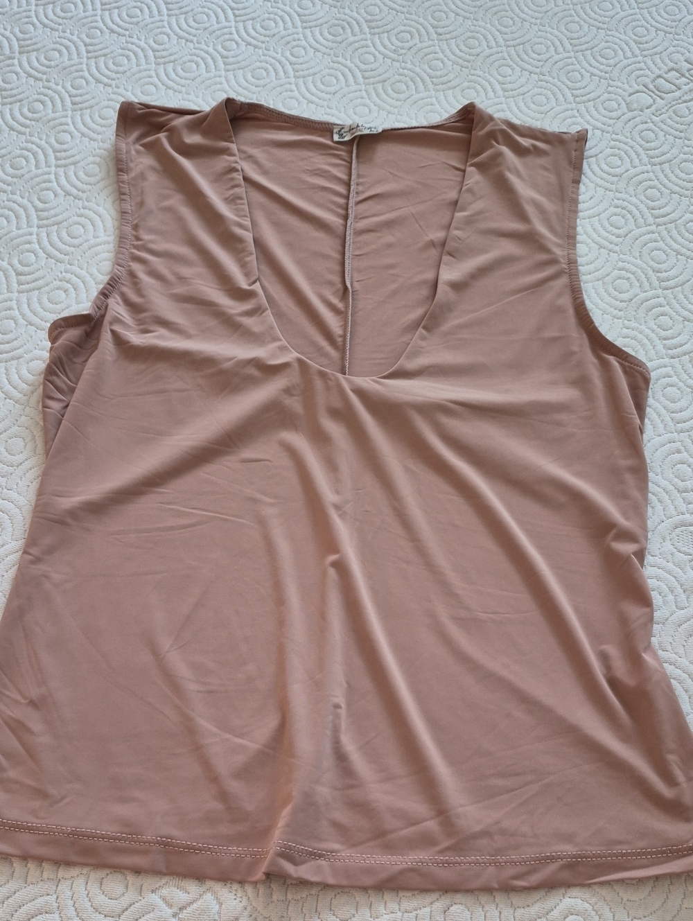Women’s V-Neck Sleeveless Tank Top in Mauve